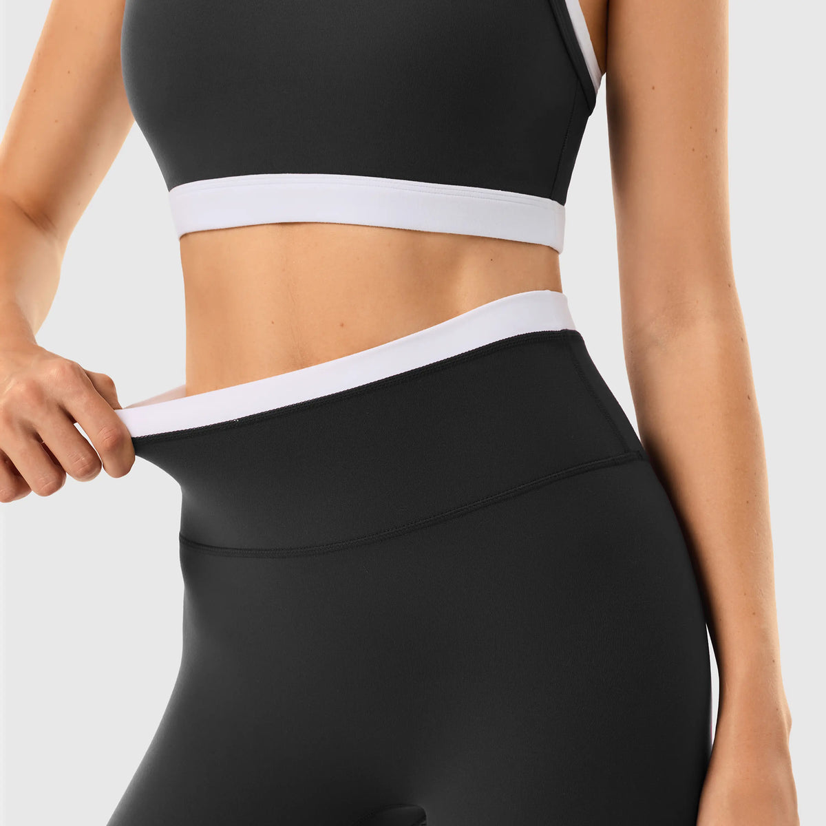 Elevate Your Workout with the INNO MINT Women's 2-Piece Matching Set: Seamless Yoga Leggings & Padded Sports Bra for Ultimate Comfort and Style